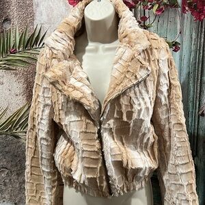 EUC woman’s faux Fur Jacket